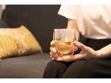 施術後にお好きなものを選んでハーブティーでほっとひと息★