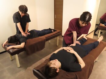 カラダマネ-ジメントサッポロファクトリー店の写真/【2名同時施術可能◎】お出掛けの合間にRelax♪大切な方と至福のひと時を...♪骨盤調整/ヘッド/整体/小顔