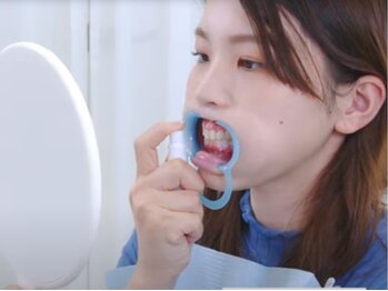 ルカノン(le canon)/液体歯磨きを塗布する