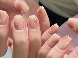桃ネイル ピンク ニュアンス
