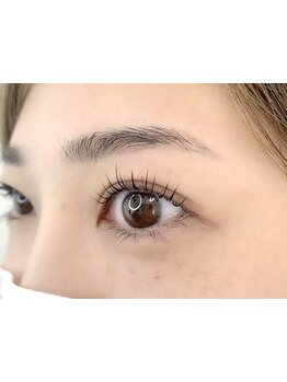 ナチュラル上品な目元にしたい