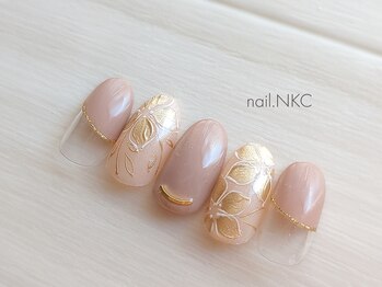 NKC/華やかなゴールドフラワーネイル