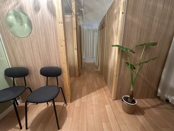 ルーツ 本厚木(Roots)/店内の様子