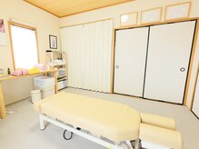 エムハンズ(Mhand's)/明るく落ち着く和室です。