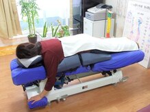カイロプラクティックサロン本八幡の雰囲気（妊娠中でもうつ伏せになれるマタニティ専用クッションもご用意◎）