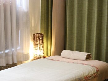 カルム(Calme)の写真/精油への強いこだわりが生み出す、他では味わえない特別な空間。22時まで営業しているのでお仕事帰りにも◎