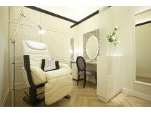 ケサランパサラン 表参道店の雰囲気(全室【個室&ドレッサー付】でゆったりとお過ごしいただけます)