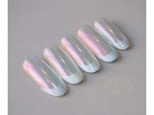 ジュジュ(Juju)/白フレンチのオーロラネイル