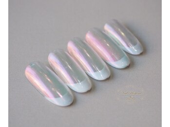 ジュジュ(Juju)/白フレンチのオーロラネイル