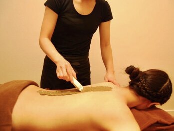 アンヴィアンタージュ 奥沢(En Avantageux)/脊柱ファンゴマスク(泥パック）