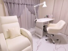 レンコントレ 東新宿(Rencontre)の雰囲気（白とグレーを基調とした落ち着いていただける空間です。）