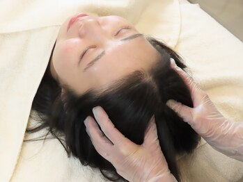 クリスタルグロウ 苫小牧大町店(Crystal Glow)/CURAIM育毛促進施術