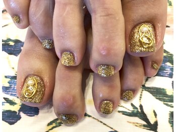 トータルサロン 白べぇーっ プラス/フットネイル