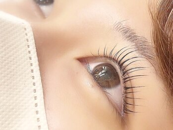 アース 青森浜田店(HAIR&MAKE EARTH)の写真/パリジェンヌ風次世代まつ毛パーマ★まつ毛を根元から立ち上げ、ぱっちり目元へ♪毎朝のメイクも楽々♪