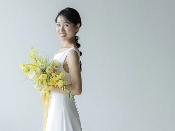 ミヌレ 大阪店(minulle)/横向きの姿勢も美しく