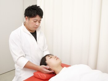 ほねつぎ初富接骨院 初富はりきゅう院の写真/首・肩のコリでお悩みの方にもオススメ◎全身のバランスを整えて、辛い首・肩のコリを改善へ導きます☆