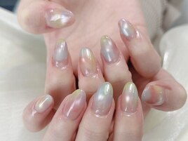 透明感が溶け込むうるツヤネイル