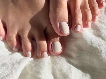 カラーズネイル エビス(Colors Nail Ebisu)の写真/フットネイルの季節が到来！サンダルから覗く指先を華やかに彩りませんか？◎ 恵比寿/フットネイル