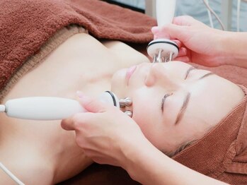 クラッシーガール ダンディエール(QlassyGirl DANDYELL)の写真/【筋膜リフト】最新４Dリフトアップマシン×強力リフトリンパで速攻ほうれい線たるみ予防90分初回￥6600