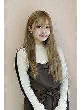 ロロ バイ フィアラ 京都駅前店(LOLO by Fiara) 山田 紗彩