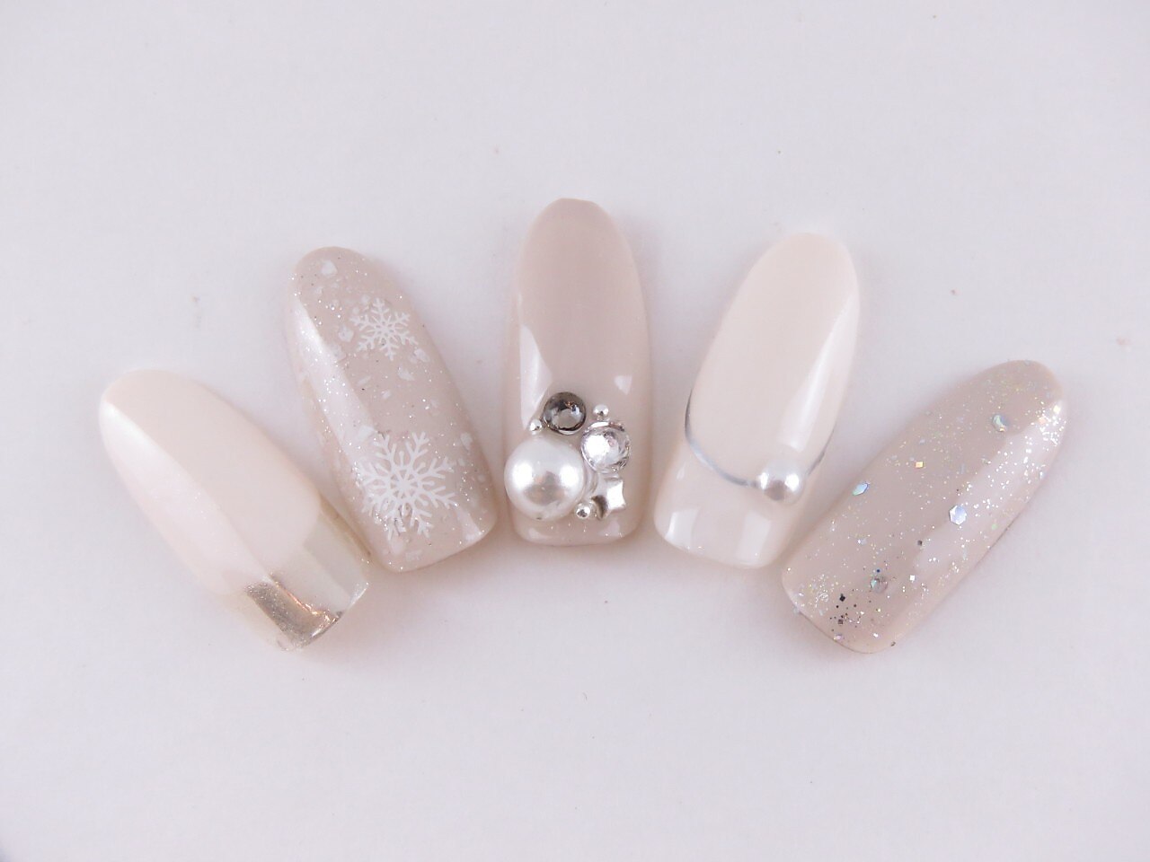 2026年冬トレンド】ホワイト ワンカラーのネイルデザイン集｜人気順｜5