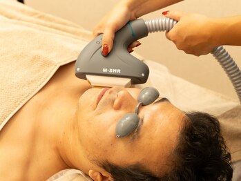 ビューティーソレイユ(BEAUTY SOLEIL)の写真/青ヒゲ、もう気にしない。ヒゲ脱毛￥4,400で清潔感ある肌へ！都度払い×最新機器で無理なく通えて結果も◎