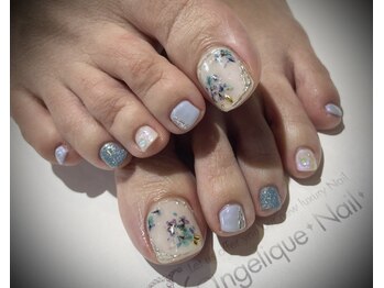 アンジェリーク ネイル(angelique nail)の写真/大人カラーで押し花ネイルを足元に。夏を楽しむフットネイルで輝く素足へ♪
