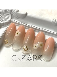 ベージュカラーお花ネイル