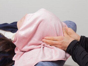 リフレ ラ ヴィ(re‘fle la vie)の写真/<深いリラックス効果で癒しの時間を…♪>ドライヘッドマッサージでお疲れケア◎全身の血行促進効果も！