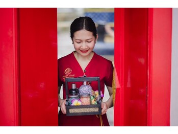 パヤタイトウキョウ 銀座店(PHAYA THAI TOKYO)/PHAYA THAIスタッフin BANGKOK