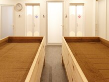 シャワー更衣室は個室でプライベート空間を確保[立川/酵素風呂]