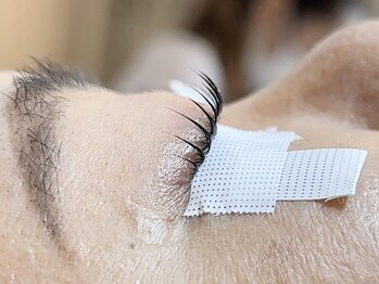 マツエク/まつげパーマ/パリジェンヌ/眉毛/LED etora新宿/施術風景