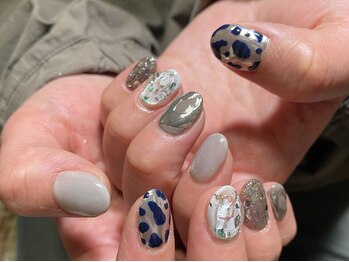 カーティシーネイルズ(curtisii NAILS)/牛柄シルバー！