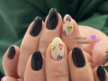 ラシェスキタモト (luscius kitamoto)/手描き風ハートネイル