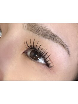 ナチュラル上品な目元にしたい