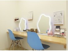 ヴィヴィッド グロウ(VIVID GLOW)の雰囲気(メイクスペース完備。ケア後、ゆっくりお支度の準備ができま。)