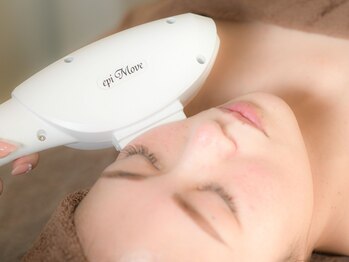 ホワイトニング カフェ オオタ(Whitening Cafe Ota)の写真/【シミしわ改善専門店♪】大人肌のお悩みを徹底ケア★フォト美顔×美肌ピーリングで透明感あるハリ艶肌に♪