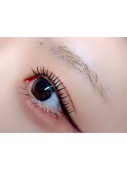 ナチュラル上品な目元にしたい