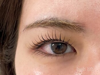 ファミーユ タカサキ(Fameu TAKASAKI)/ラッシュリフト