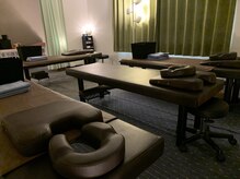 落ち着いた雰囲気のサロンで、ゆったりリラクゼーション