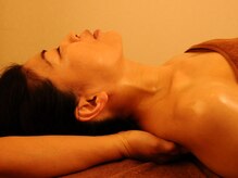 リフレスペース/オイルで肩甲骨をゆるめます