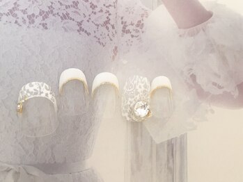 ローラポンポニー(Laura pomponnee)/ブライダルネイル【Crystal】