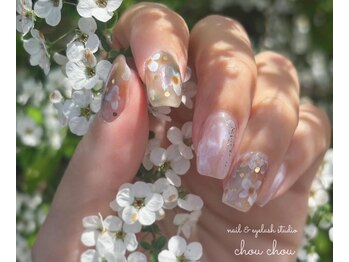 ネイルアンドアイラッシュスタジオ シュシュ(chouchou)/手描きお花・春色ニュアンス
