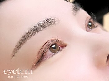 アイテム アドバンス寝屋川市駅店(eyetem)の写真/美眉アイブロウで似合わせ美眉をご提案！余分な毛をWAXで取り除き、立体感のある眉毛に☆