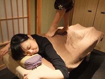 癒の間 ゆるり 川口店/ゆるり1番人気足もみ