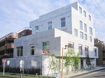 エステプリヴェモロッコ(ESTHE PRIVE MOROCCO)/住宅地にあるオシャレな美容ビル