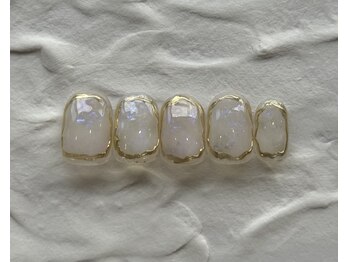 ネイルルーム エルナ(nail room ELNA)/アシンメトリーデザインB ￥7800