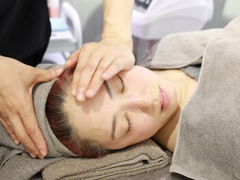 ラリマ(La-lima)の写真/皮膚だけでなく、筋肉や骨の土台からリフトアップ！高技術と知識で糸リフトは不要！