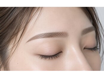 イル(Yol)の写真/【高品質なのに通いやすい！】骨格・お顔立ちに合わせる似合わせ技術で、あなたの理想の眉毛を実現！