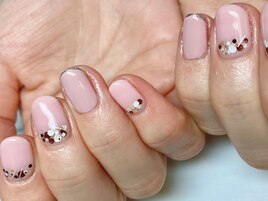 ピンク×ブラウンで大人可愛く